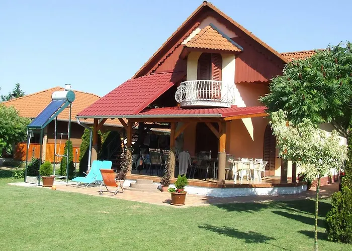 Erika Nyaralo Balatonfenyves