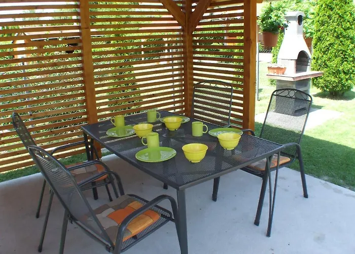 Erika Nyaralo Balatonfenyves